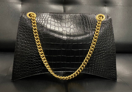 Женская черная кожаная сумка Balenciaga Crush Large