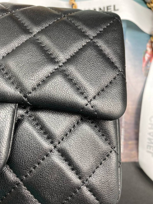 Черная кожаная сумка-конверт Chanel Mini Flap Bag
