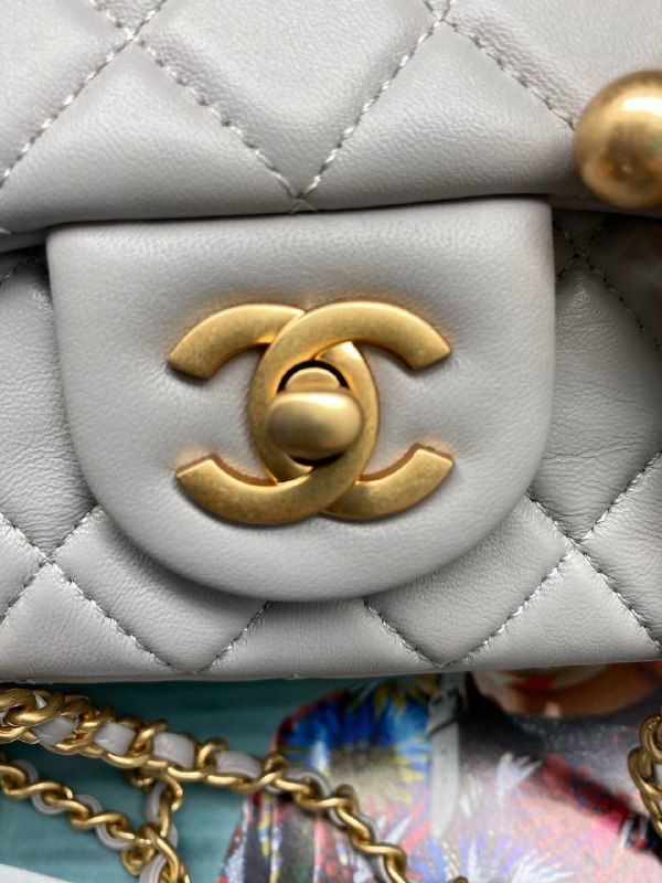 Серая кожаная сумка-конверт Chanel 11.12 Mini Rectangular Flap Bag