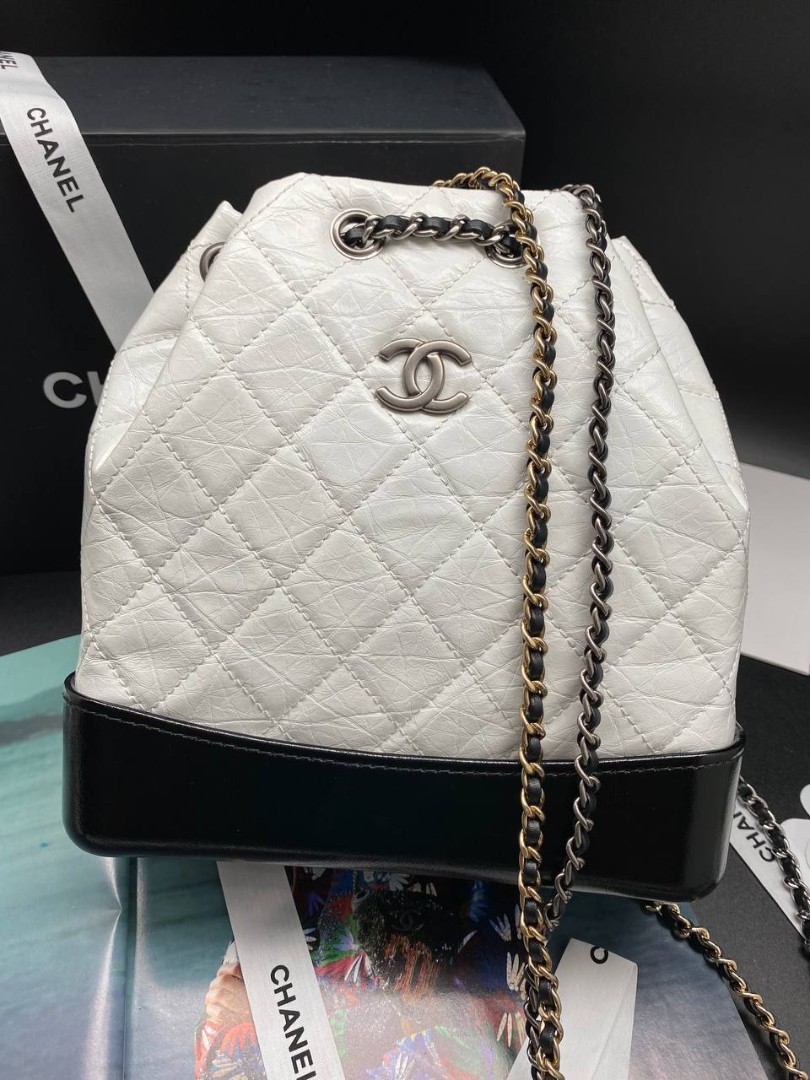 Белый кожаный рюкзак Chanel Gabrielle
