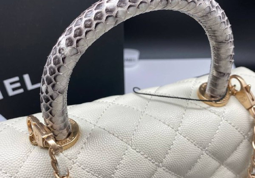 Белая кожаная сумка-конверт Chanel Top Handle