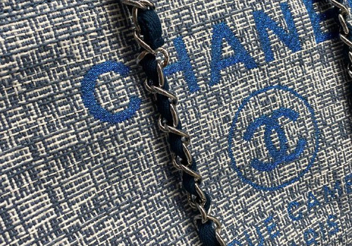 Женская сумка-тоут Chanel Deauville Medium серая с голубым