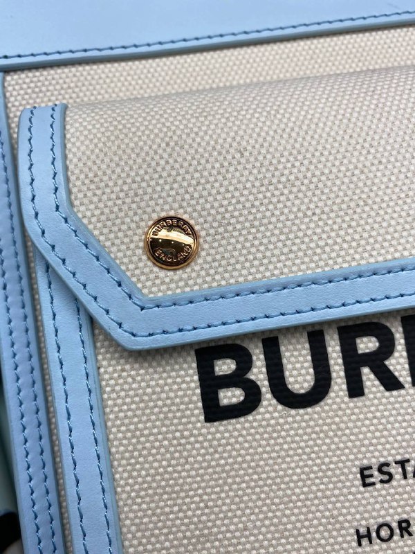Женская сумка Burberry Mini Pocket белая с голубым