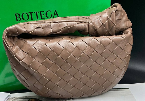 Женская кожаная сумка Bottega Veneta Jodie Mini коричневая