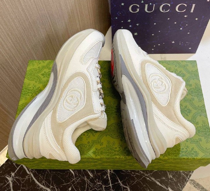 Женские белые кроссовки Gucci Run