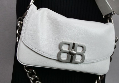 Женская кожаная сумка Balenciaga BB Soft Small белая