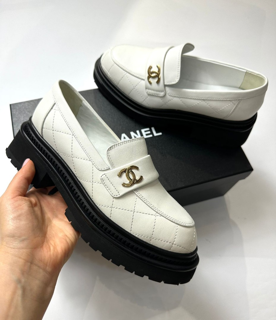 Кожаные белые лоферы Chanel