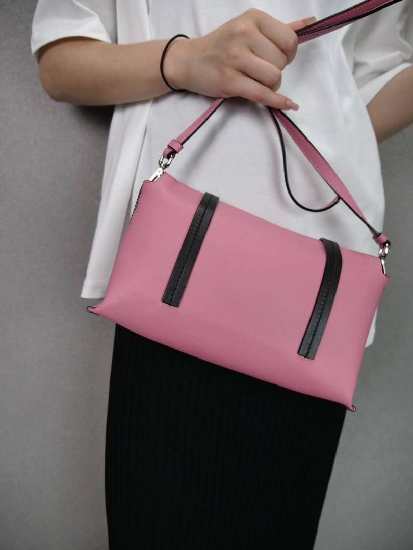 Женская кожаная сумка Miu Miu розовая