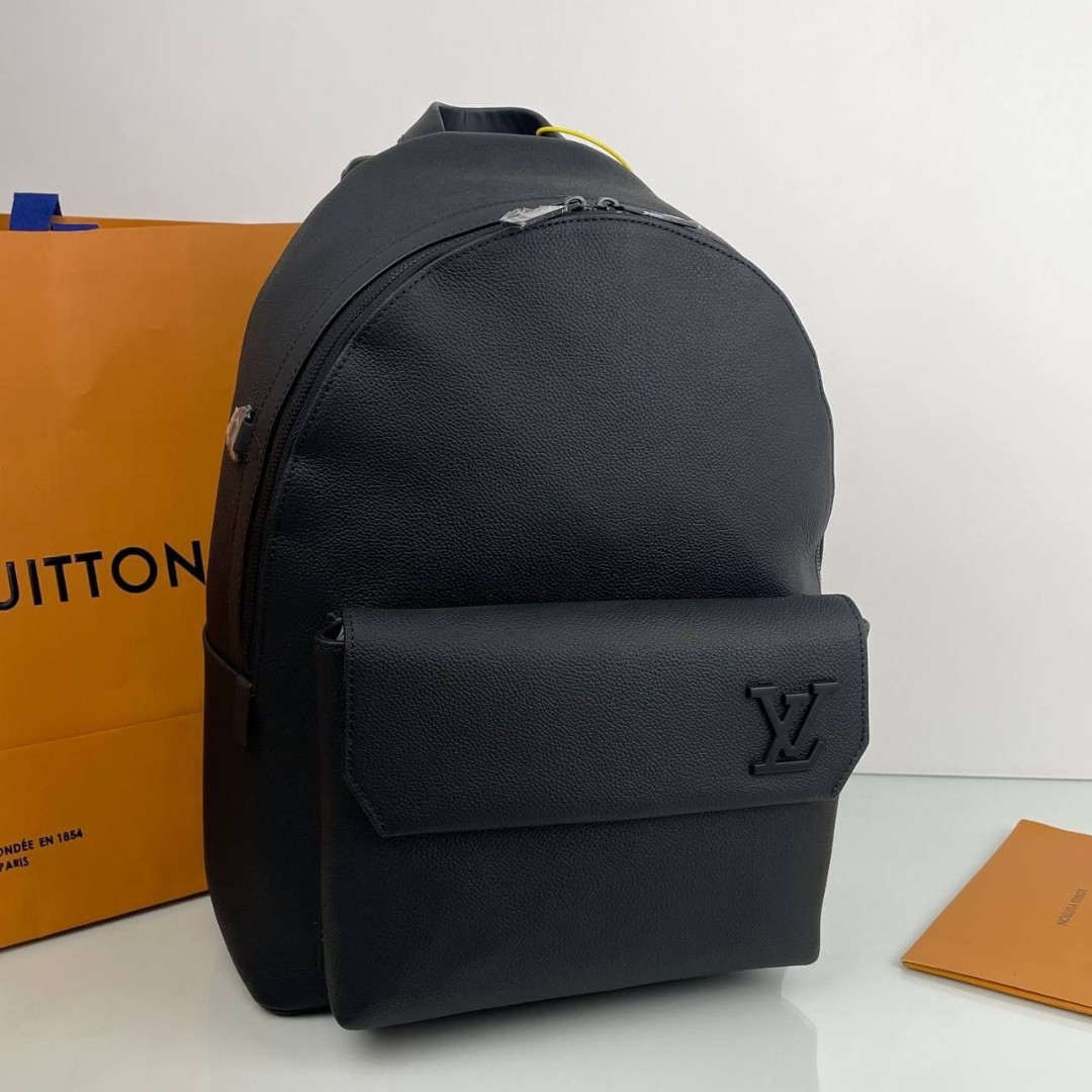 Мужской кожаный черный рюкзак Louis Vuitton Takeoff