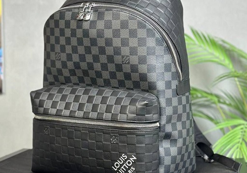 Мужской рюкзак Louis Vuitton Discovery Monogram Eclipse серый с черным