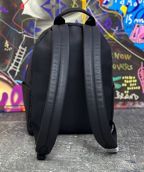 Мужской рюкзак Louis Vuitton Discovery MM чёрной кожи Taurillon