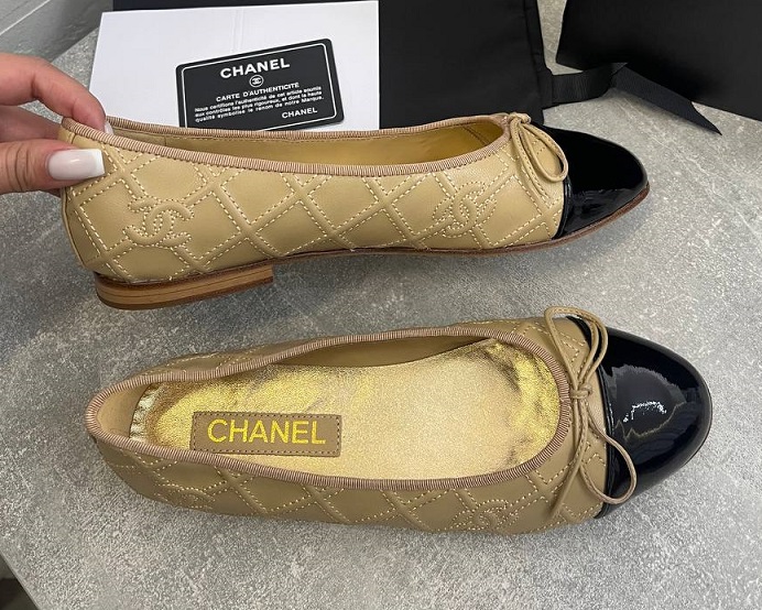 Бежевые кожаные балетки Chanel