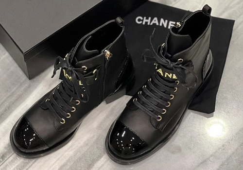 Женские черные кожаные высокие ботинки Chanel