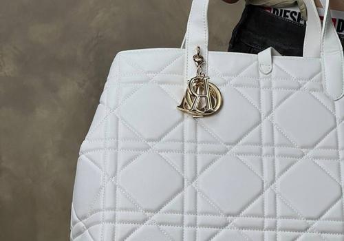 Женская кожаная сумка Christian Dior Toujours белая