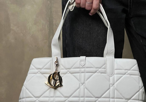Женская кожаная сумка Christian Dior Toujours Small белая