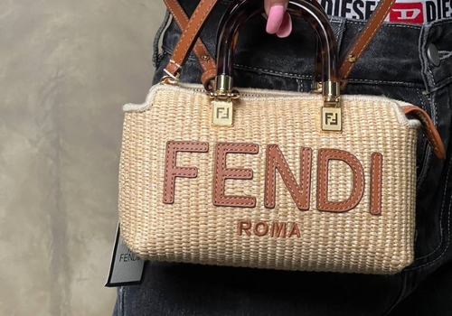 Женская сумка-саквояж Fendi By The Way Mini из плетеной соломы