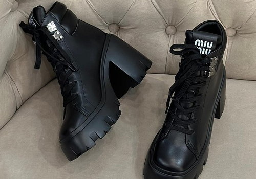 Женские кожаные черные ботинки Miu Miu