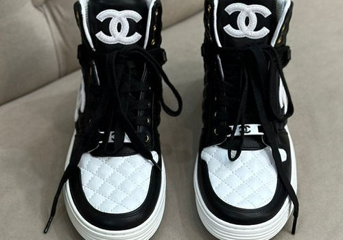 Женские высокие кеды Chanel черные с белым