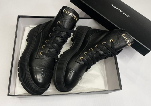 Черные кожаные высокие ботинки Chanel