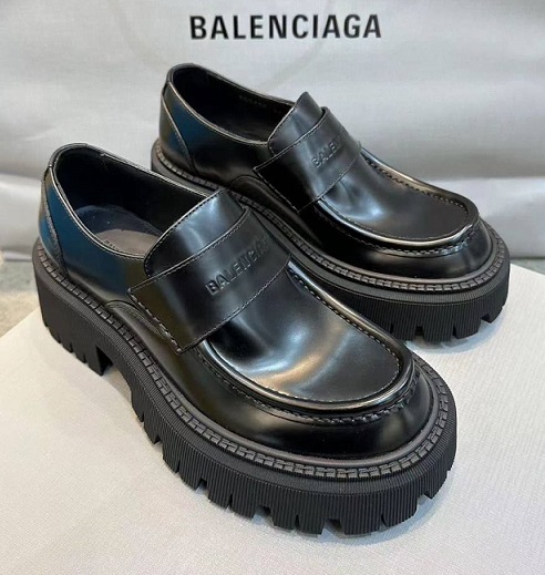 Женские черные дерби Balenciaga