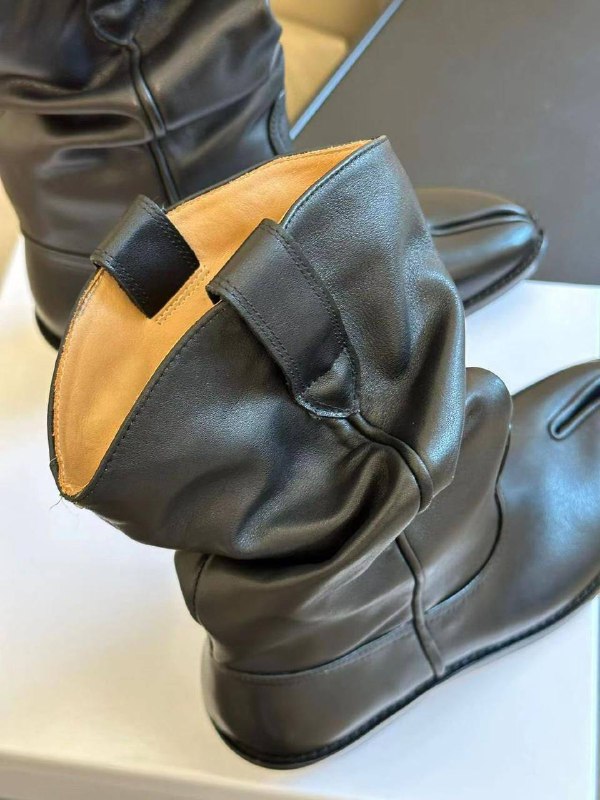 Черные кожаные казаки Maison Margiela