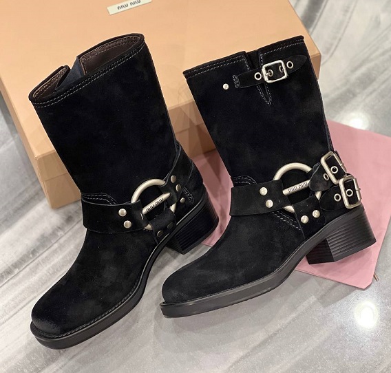 Черные сапоги из замши Miu Miu