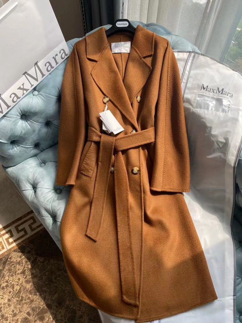 Женское коричневое пальто Max Mara с поясом
