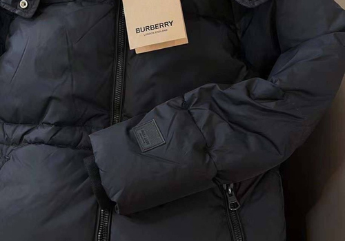 Женское черное пуховое пальто Burberry с капюшоном