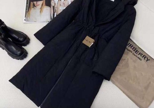 Женское пуховое пальто Burberry черное