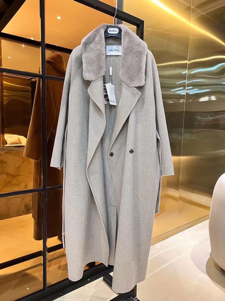 Женское светло-бежевое короткое пальто Max Mara