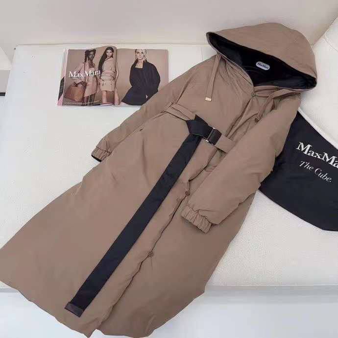 Женский двусторонний пуховик Max Mara черный с бежевым с капюшоном