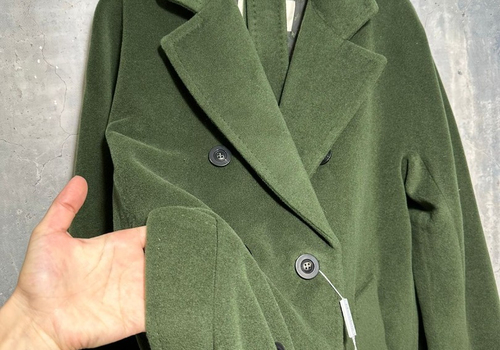 Женское темно-зеленое пальто с поясом Max Mara