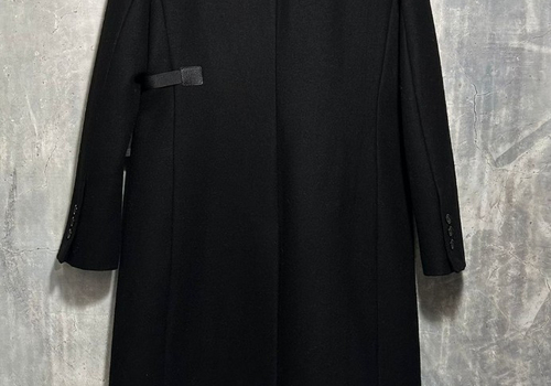 Женское черное пальто Prada