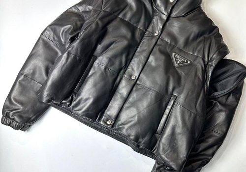 Женская зимняя кожаная куртка - жилет Prada черная