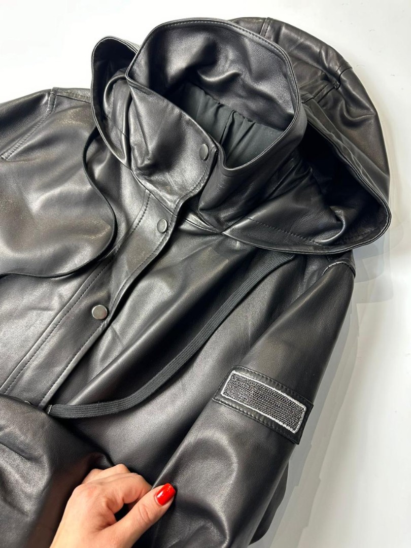 Женская кожаная куртка Brunello Cucinelli черная