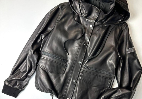 Женская кожаная куртка Brunello Cucinelli черная