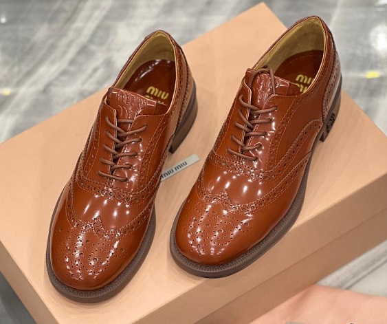 Женские коричневые кожаные ботинки на шнурках Miu Miu