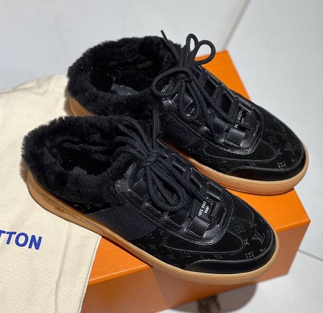 Женские черные кроссовки - мюли с мехом Louis Vuitton Lous