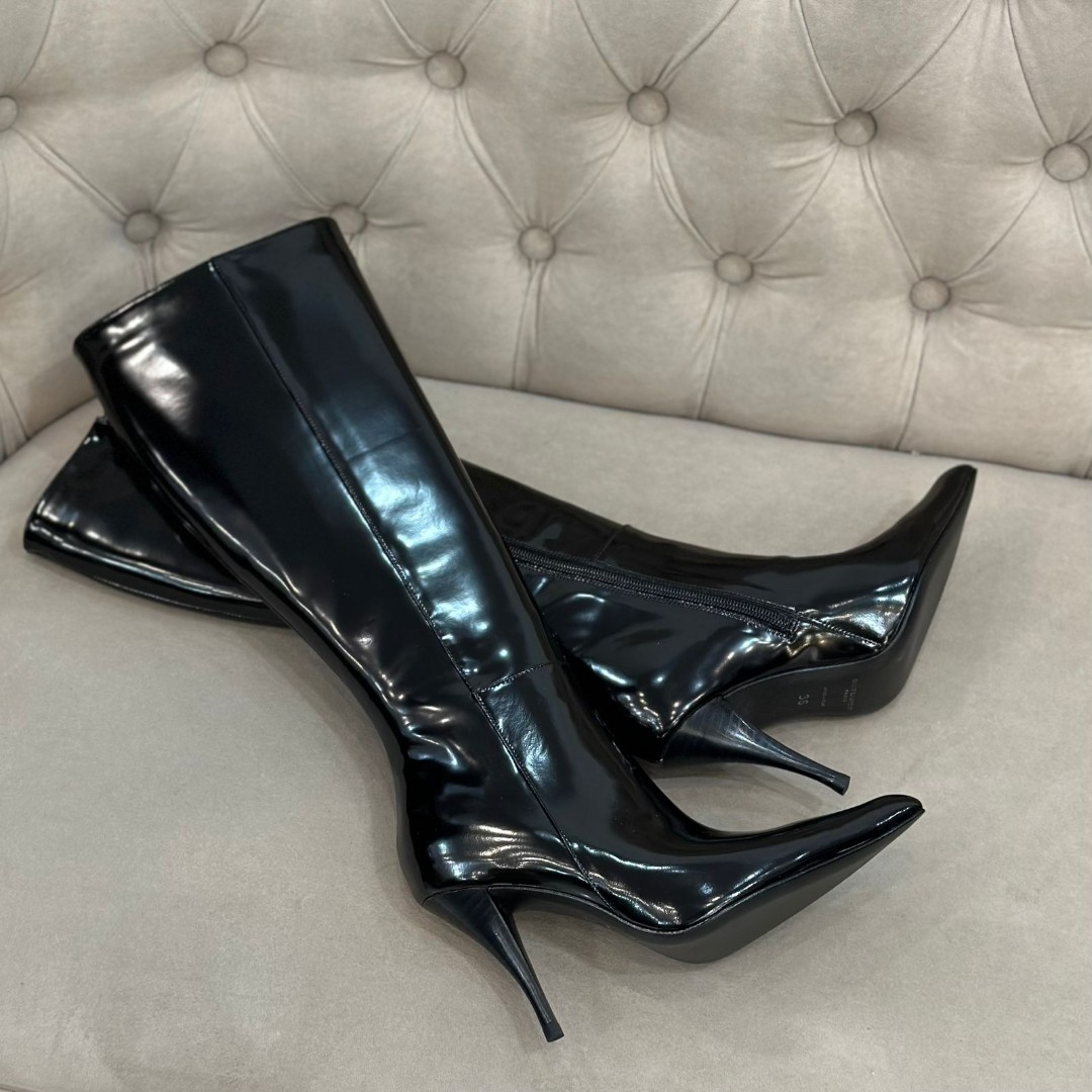Женские черные кожаные сапоги Saint Lauren на высоком каблуке