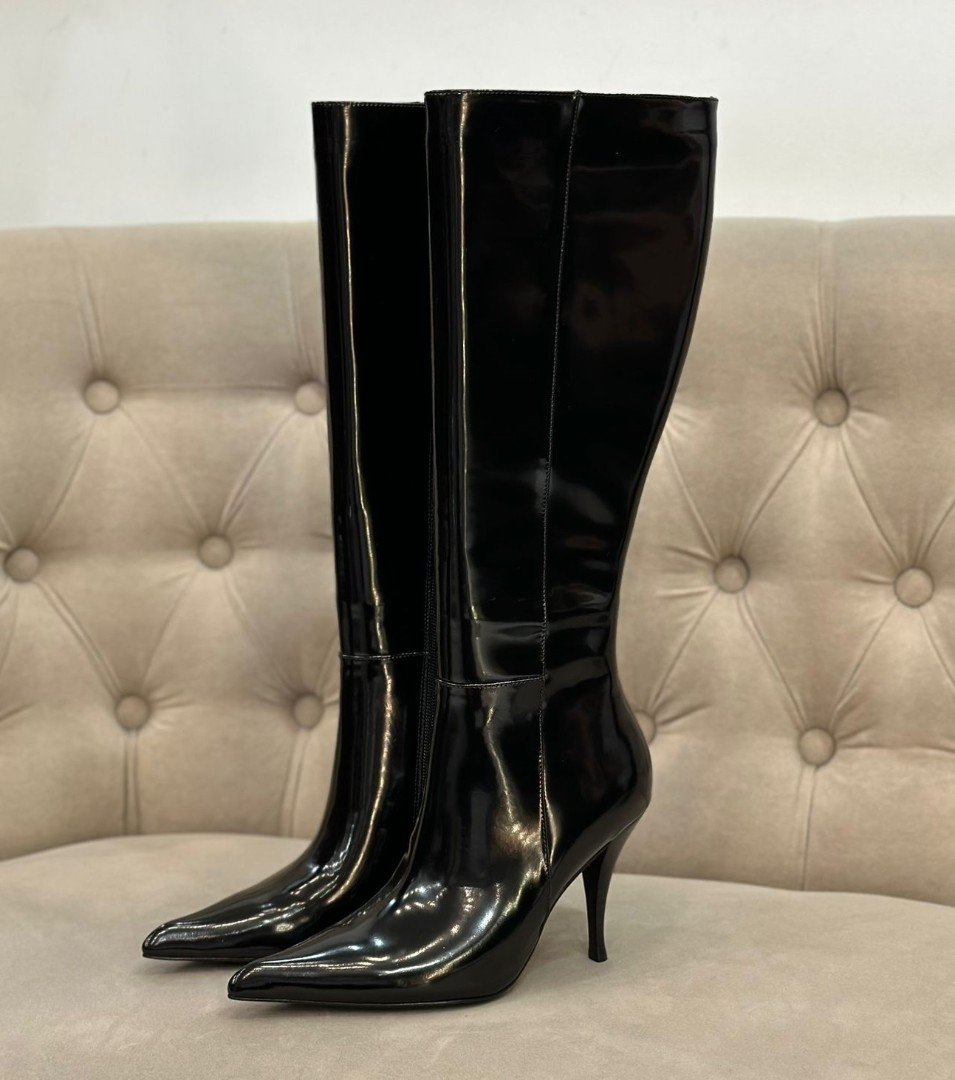 Женские черные кожаные сапоги Saint Lauren на высоком каблуке