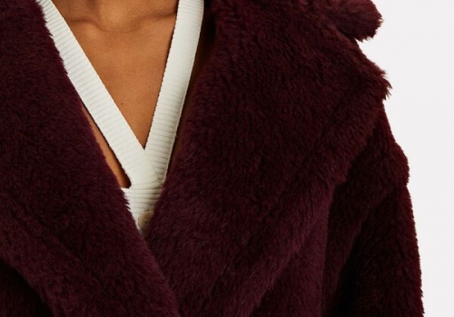 Женское бордовое пальто из меха Max Mara