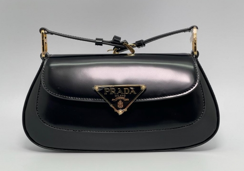 Женская кожаная черная сумочка Prada