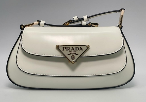 Женская кожаная белая сумочка Prada