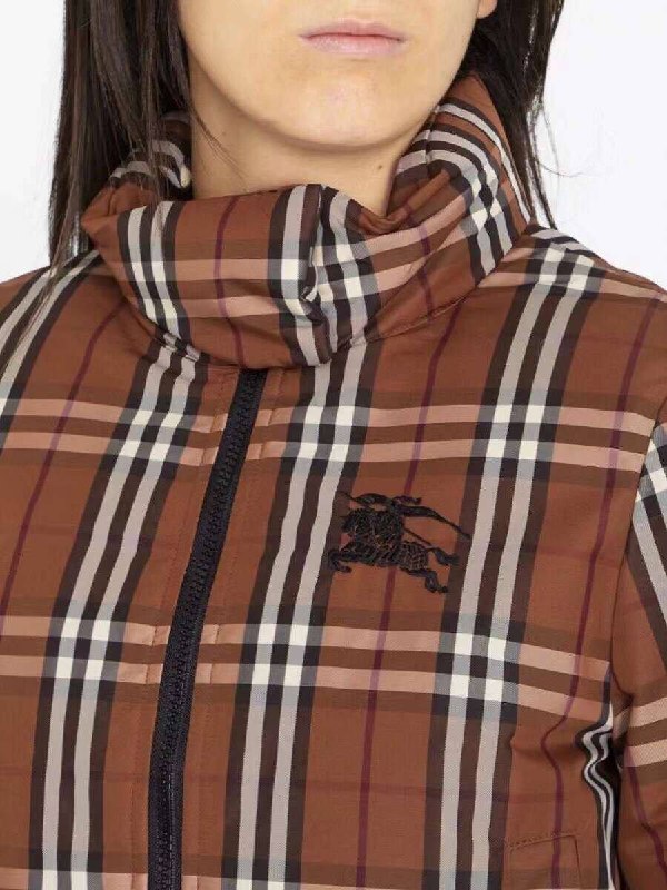 Женская короткая коричневая куртка Burberry