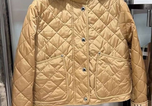 Женская бежевая короткая куртка Burberry
