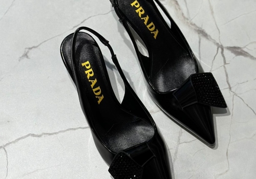 Черные кожаные босоножки Prada