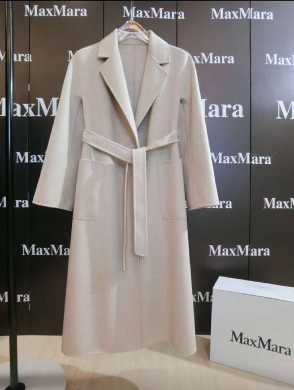 Белое пальто с поясом Max Mara