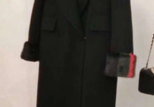 Черное женское пальто Gucci