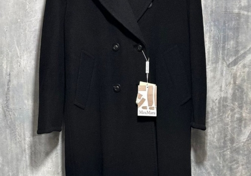 Черное пальто Max Mara