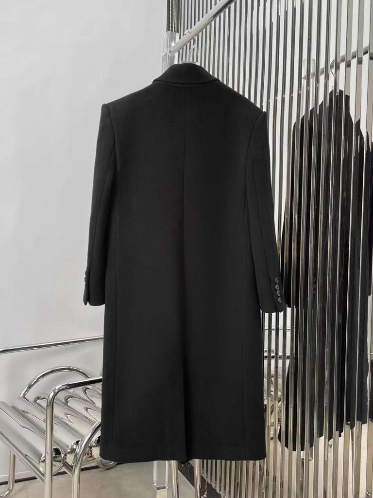 Женское черное пальто Saint Laurent